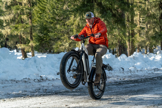 Fat Tire E-Bikes vs. Thin Tire E-Bikes: A Better Choice for Winter Riding